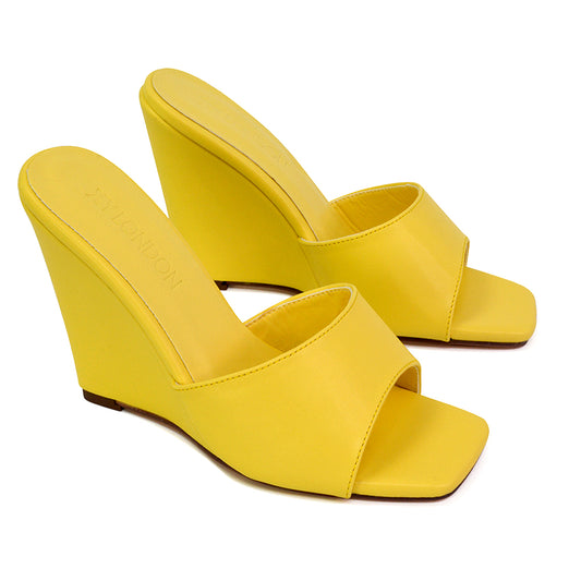 butter yellow heels, butter yellow trend, butter yellow, butter yellow outfits