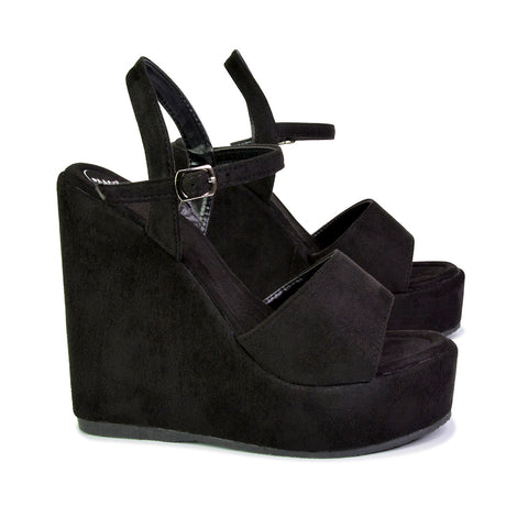Black UK 6 | EU 39 | US 8 | XY London