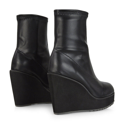 Black Synthetic Leather UK 7 | EU 40 | US 9 | XY London
