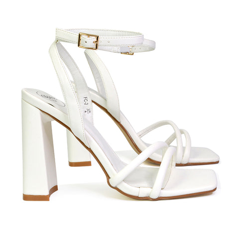 White UK 4 | EU 37 | US 6 | XY London