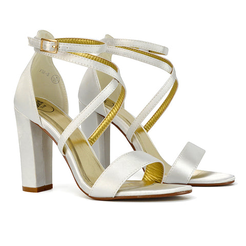 Ivory UK 5 | EU 38 | US 7 | XY London