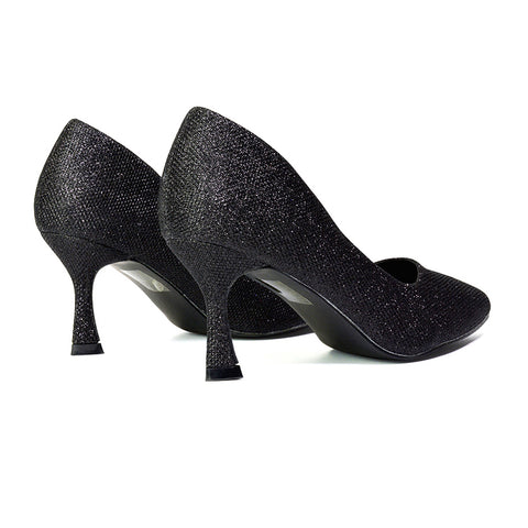 Black UK 6 | EU 39 | US 8 | XY London