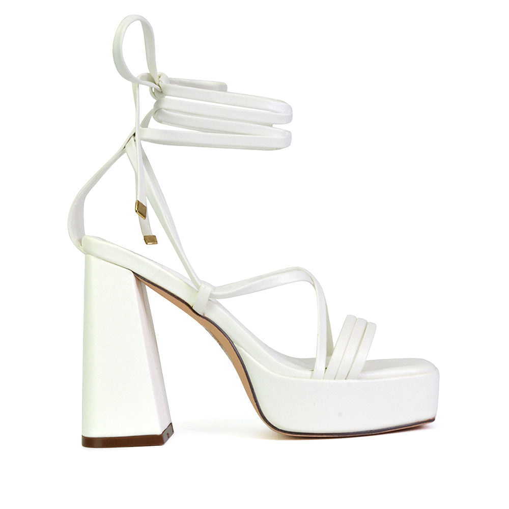 White UK 6 | EU 39 | US 8 | XY London