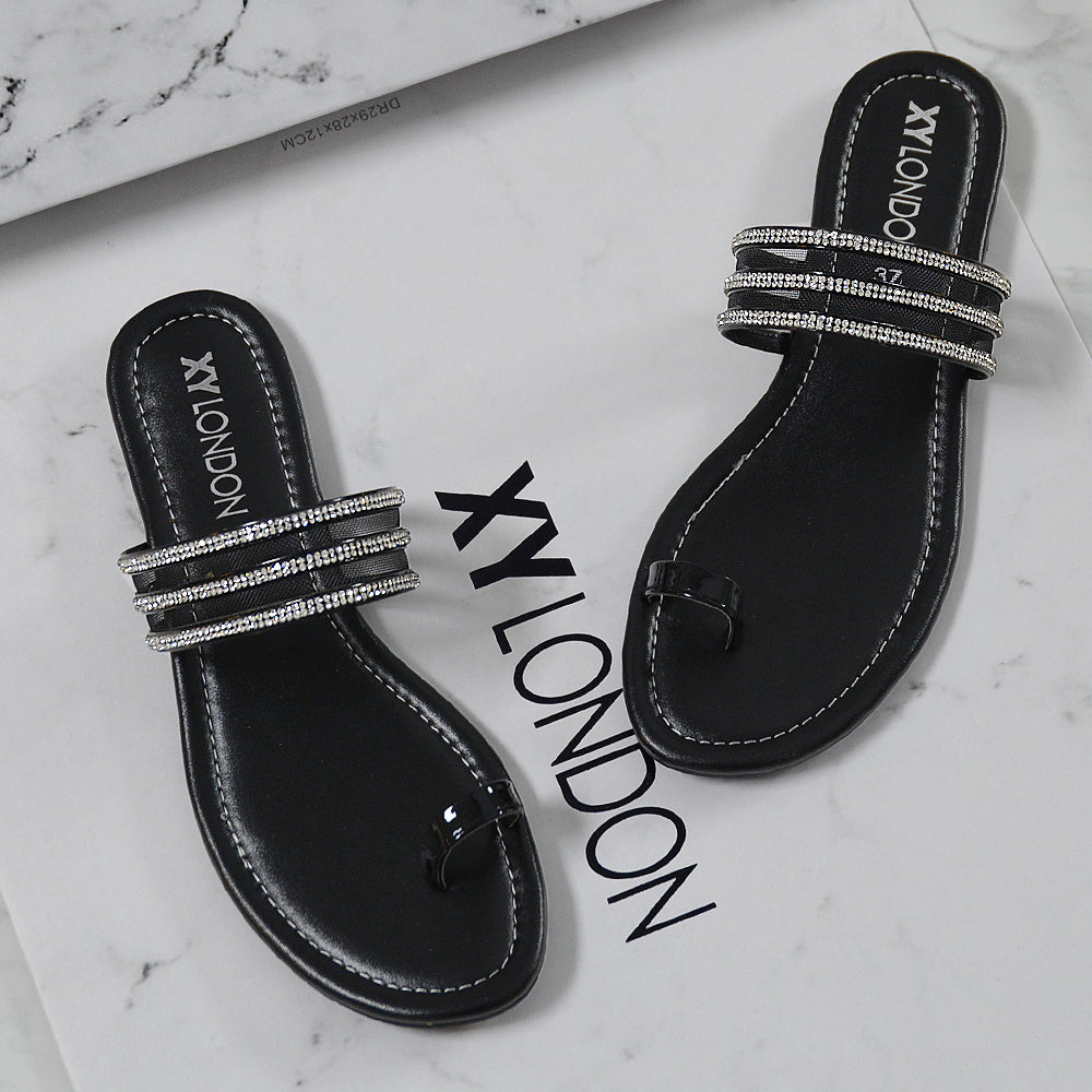 Black UK 4 | EU 37 | US 6 | XY London