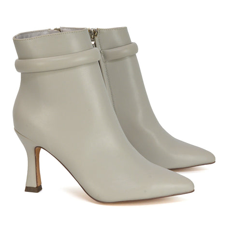 Nude UK 7 | EU 40 | US 9 | XY London