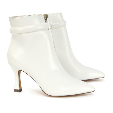 White UK 5 | EU 38 | US 7 | XY London