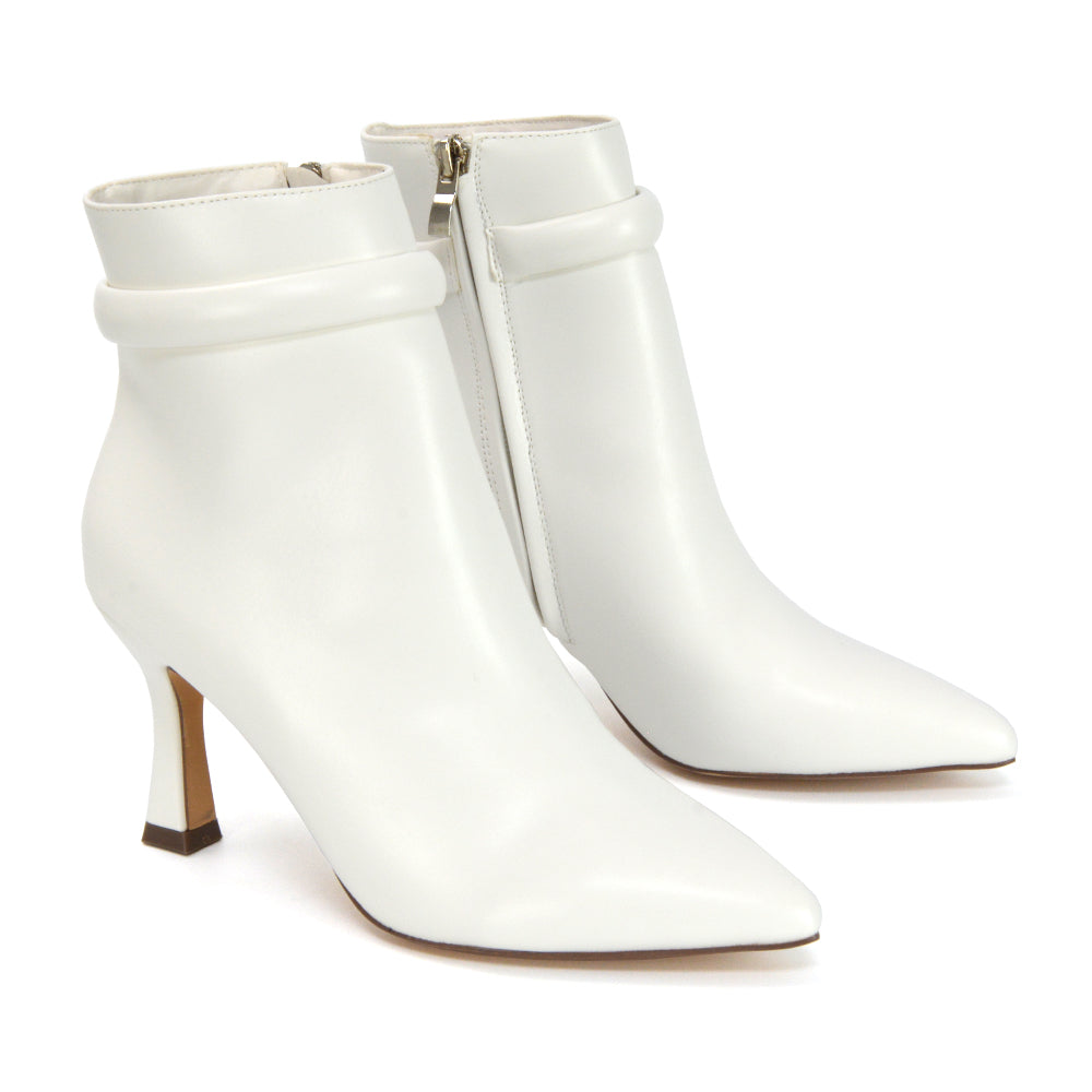 White UK 6 | EU 39 | US 8 | XY London