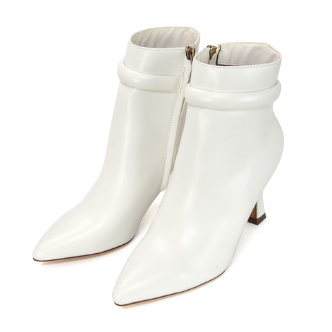 White UK 5 | EU 38 | US 7 | XY London