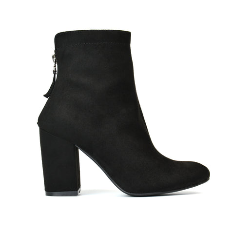 Black UK 6 | EU 39 | US 8 | XY London
