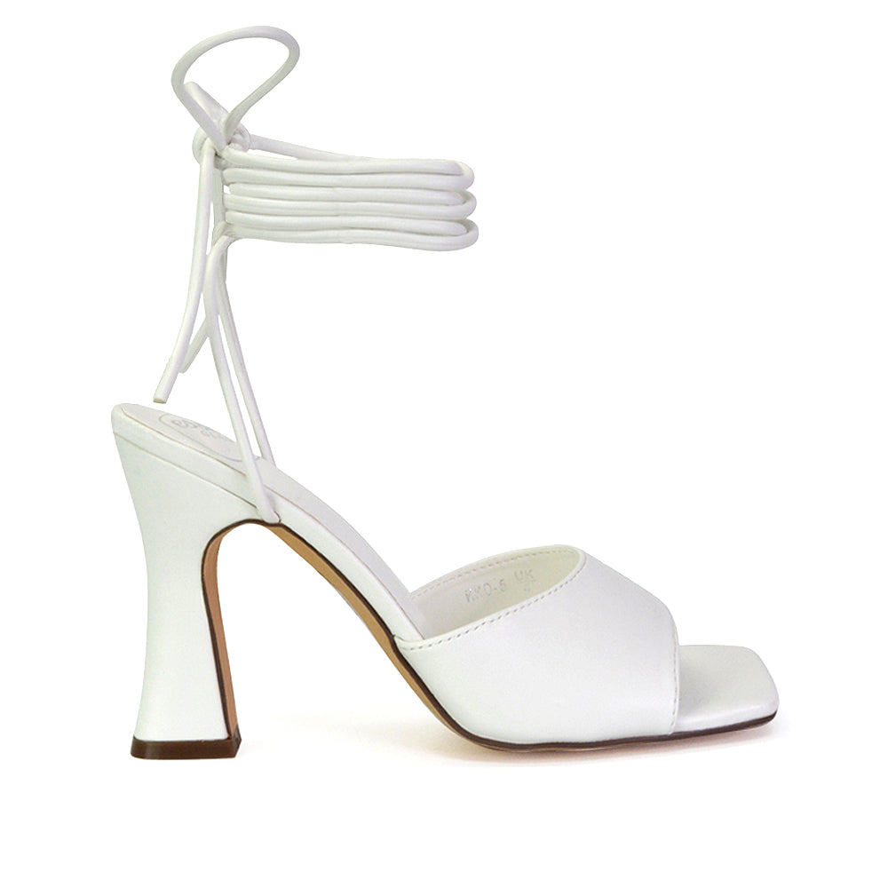 White UK 6 | EU 39 | US 8 | XY London