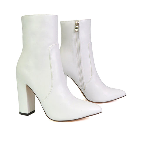 White UK 3 | EU 36 | US 5 | XY London