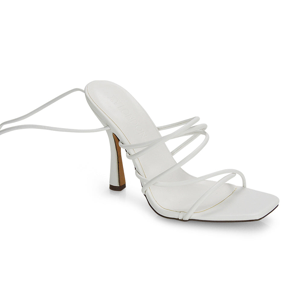 White UK 6 | EU 39 | US 8 | XY London