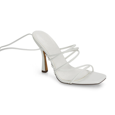 White UK 6 | EU 39 | US 8 | XY London