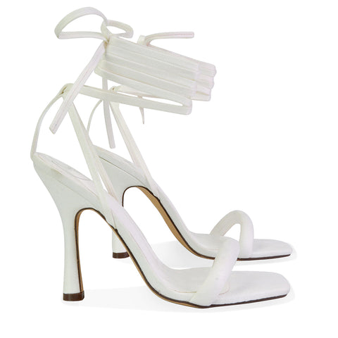 White UK 6 | EU 39 | US 8 | XY London