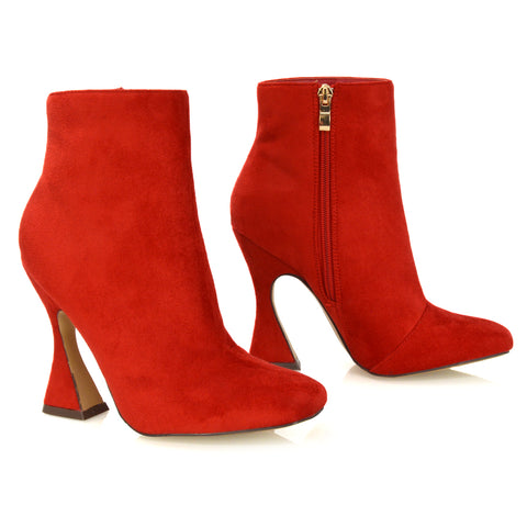 Red UK 4 | EU 37 | US 6 | XY London