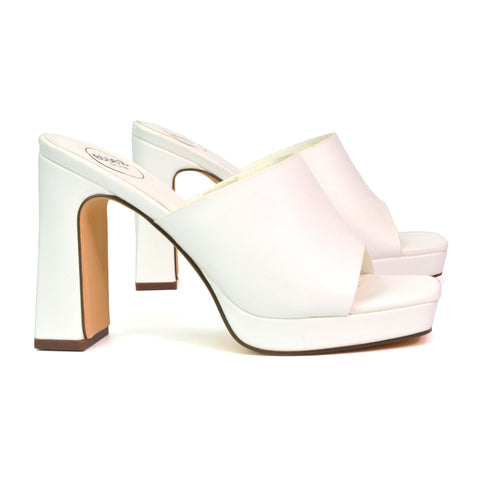 White UK 3 | EU 36 | US 5 | XY London