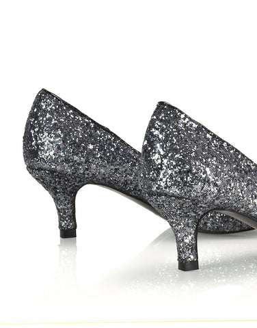 Elegant black glitter slip-on kitten heel court shoes in classic style, perfect for wedding, formal events, or everyday chic. Featuring comfortable low heels, these stylish and versatile shoes offer a sophisticated look for both professional and dressy occasions.