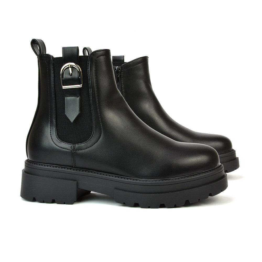 Black UK 7 | EU 40 | US 9 | XY London