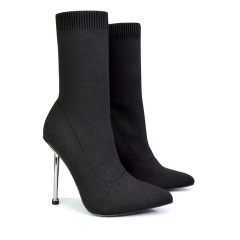 Black UK 6 | EU 39 | US 8 | XY London