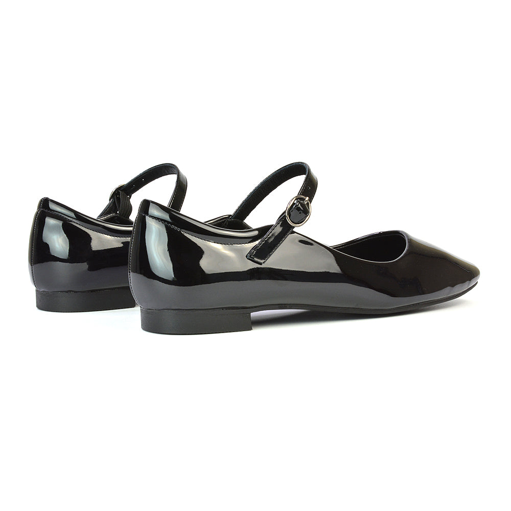 Black Patent UK 8 | EU 41 | US 10 | XY London