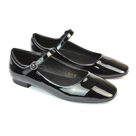 Black Patent UK 7 | EU 40 | US 9 | XY London