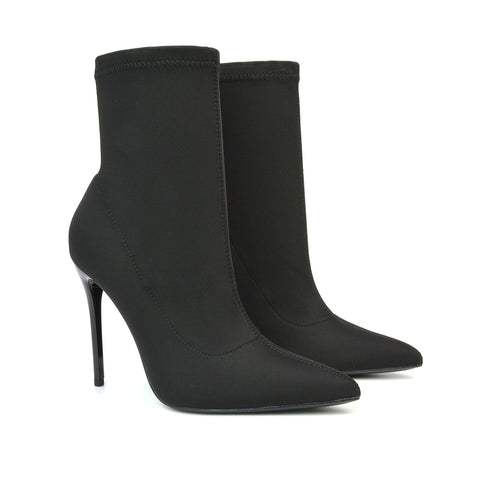 Black UK 6 | EU 39 | US 8 | XY London