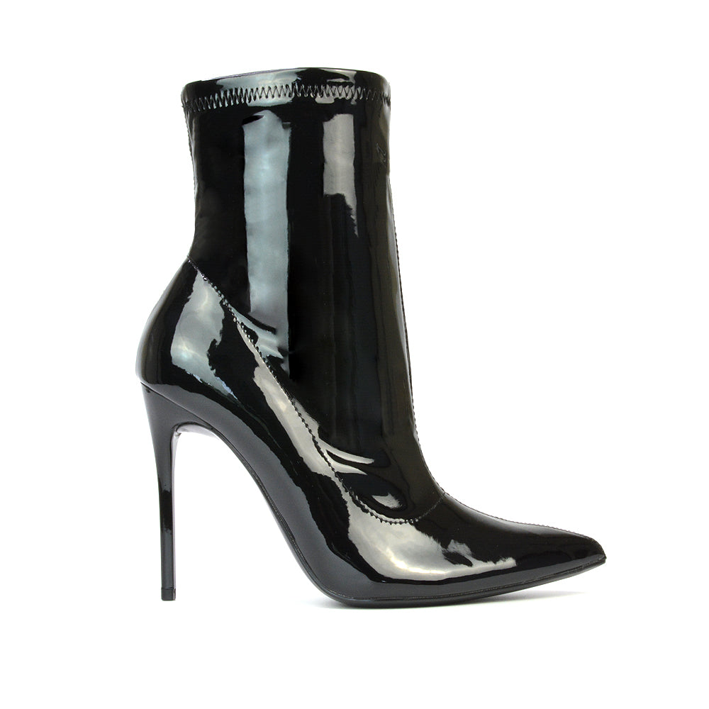 Black Patent UK 7 | EU 40 | US 9 | XY London