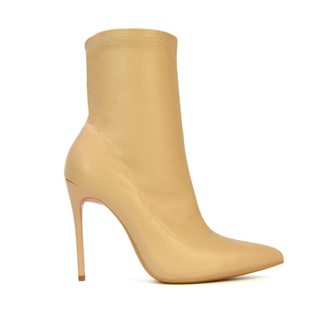 Nude UK 7 | EU 40 | US 9 | XY London