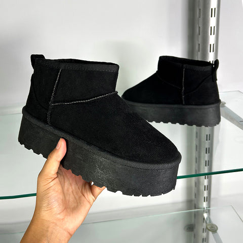Black UK 3 | EU 36 | US 5 | XY London